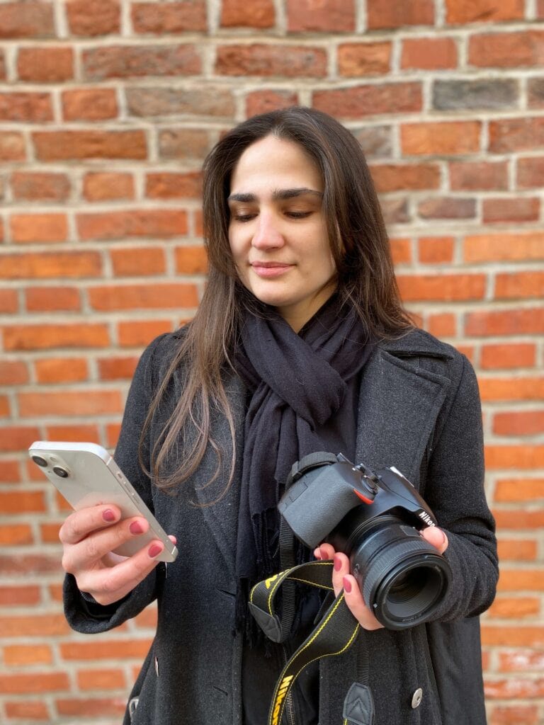 Julia Content Creator